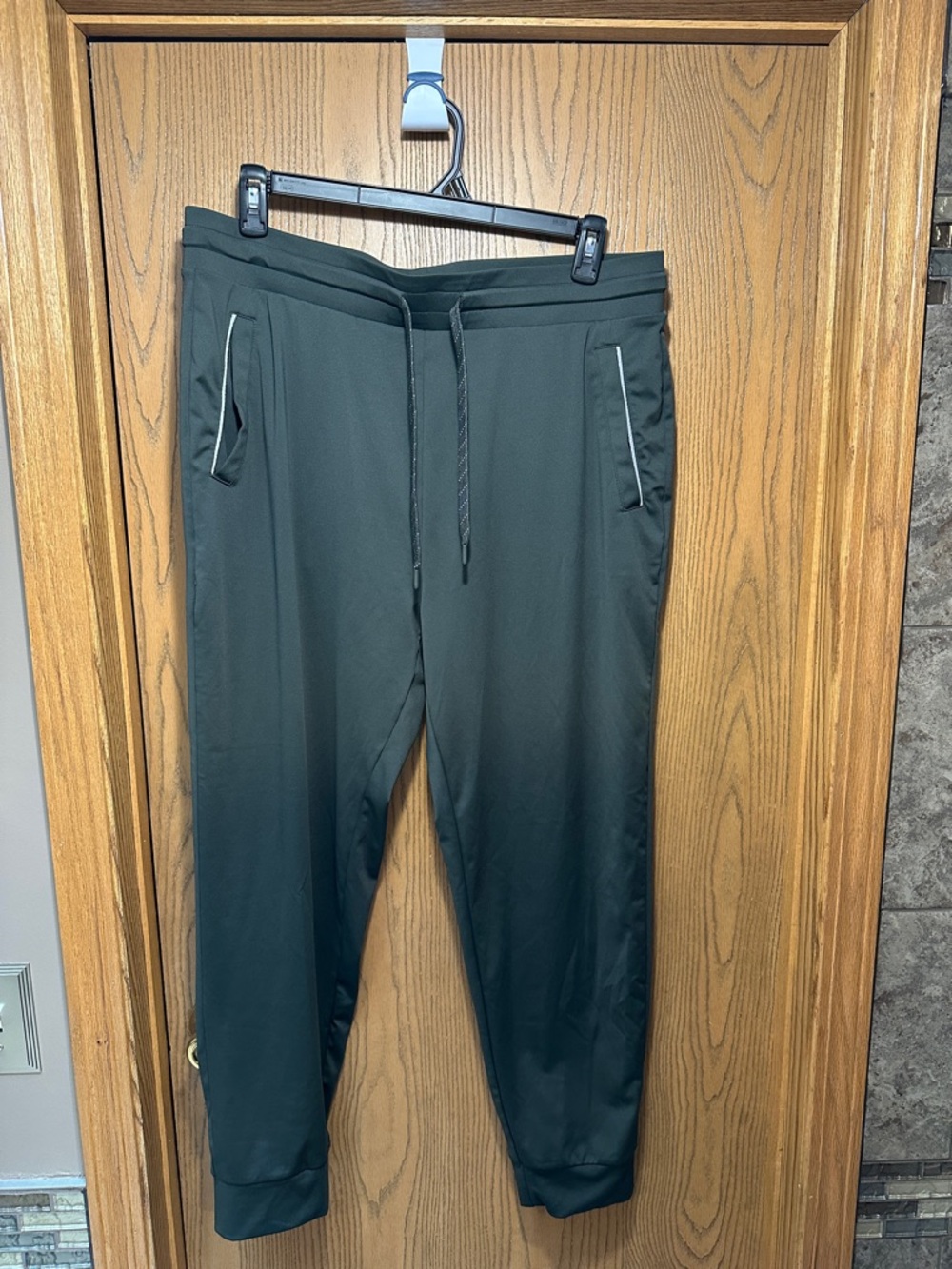 32 Degrees Men's Dark Green Joggers with Contrast Piping